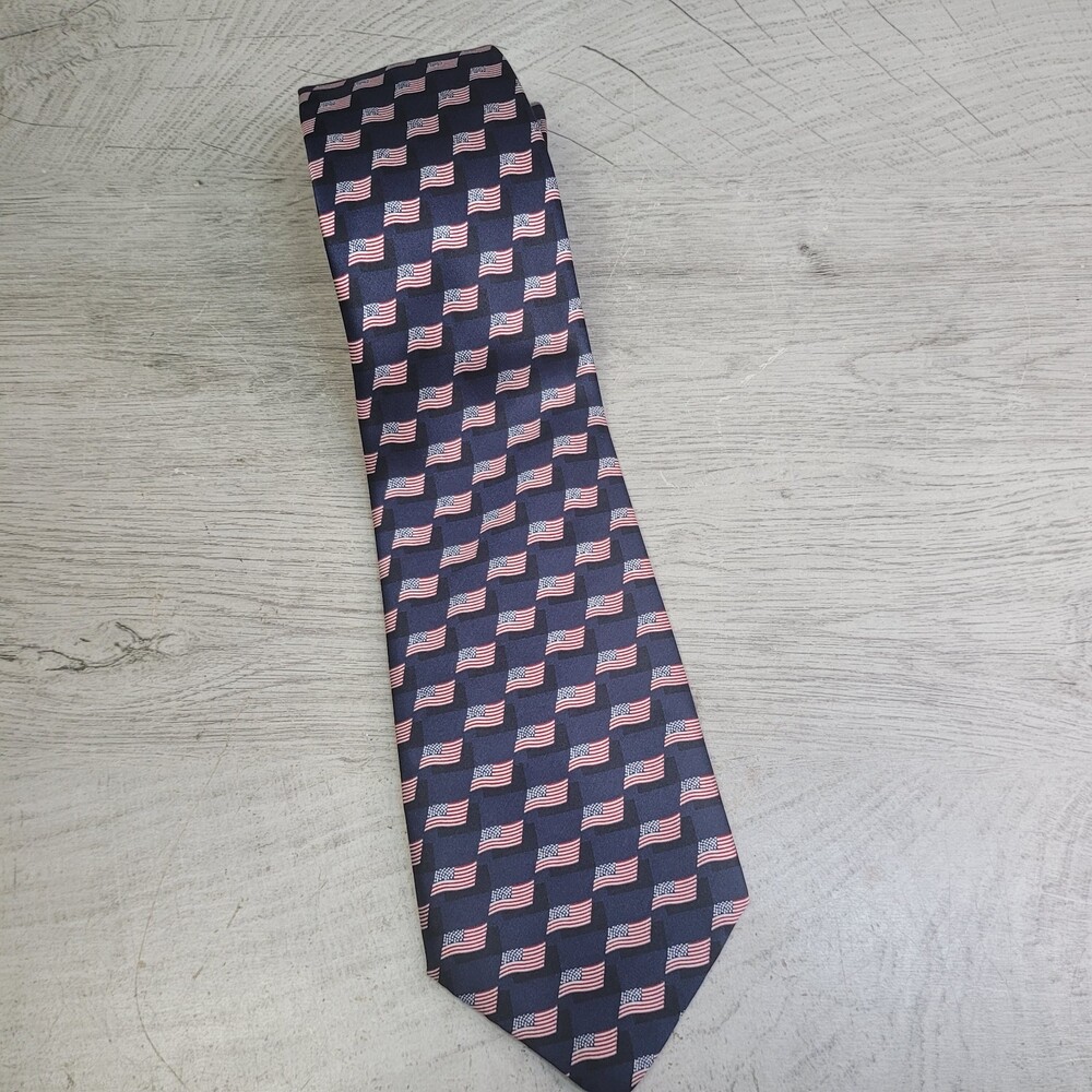 Stonehenge Mens Necktie Tie Silk Patriotic USA American Flag Preowned